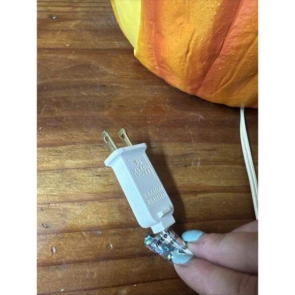 Disney Trendmaster 1997 Mickey Mouse Vampire Jack O Lantern Lighted Pumpkin - Picture 8 of 8